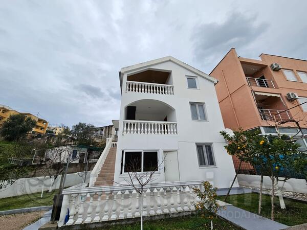 Porodična kuća 135m2 - Bar - Šušanj