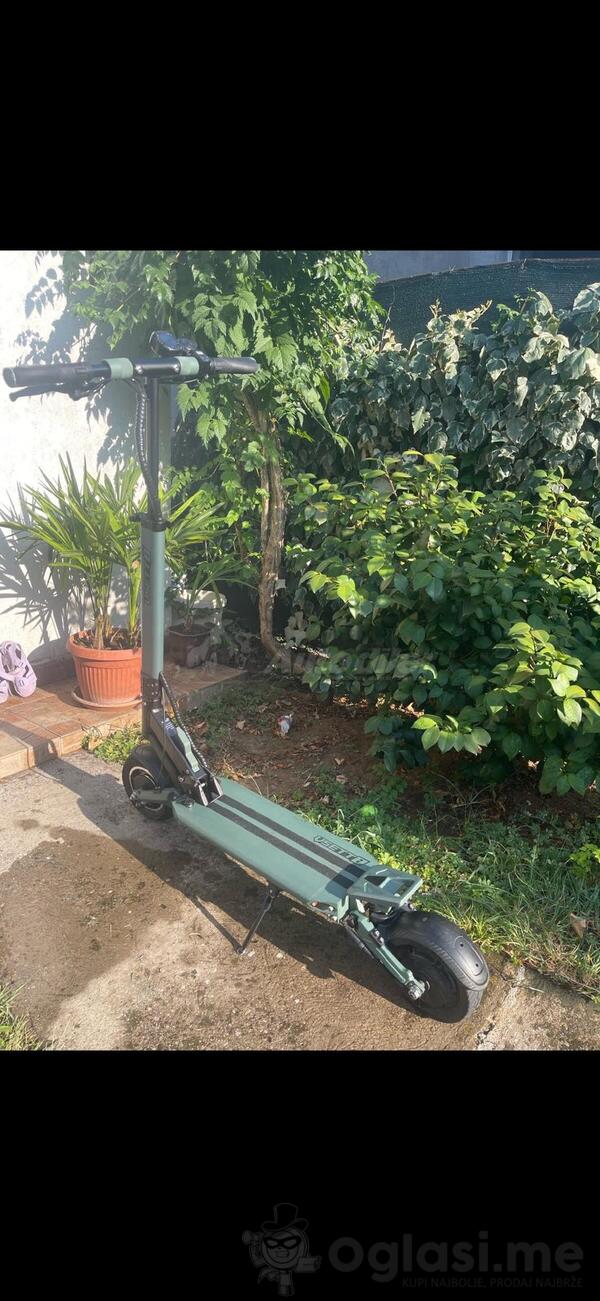 VSETT 8 - Elektricni romobil / Trotinet / electric scooter