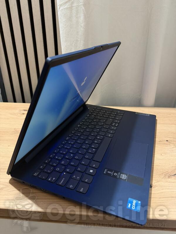 Lenovo Lenovo - 15.6" Intel i3 8GB GB
