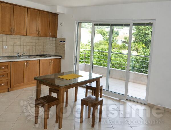 Dvosoban stan 70m2 - Tivat - Seljanovo