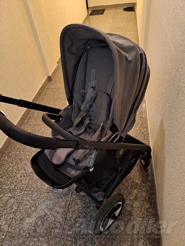Kolica Cybex 3 u 1, nosiljka, sjediste za voznju, sportsko sjediste i kolica iz 2 dijela na sklapanje.