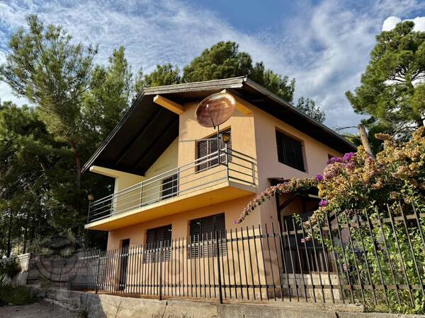 Porodična kuća 70m2 - Bar - Šušanj