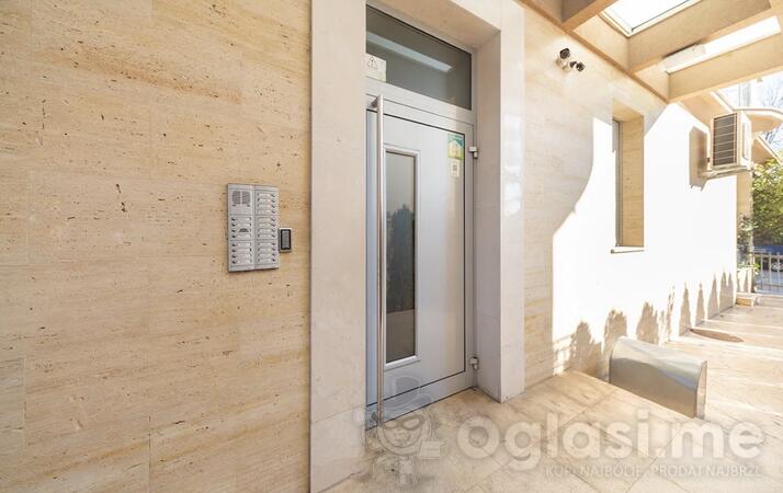 Garsonjera 20m2 - Podgorica - Momišići