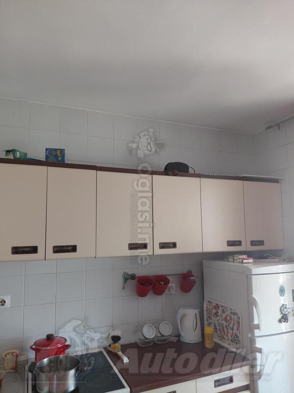 Kuhinjski elementi, sudoper, radni sto