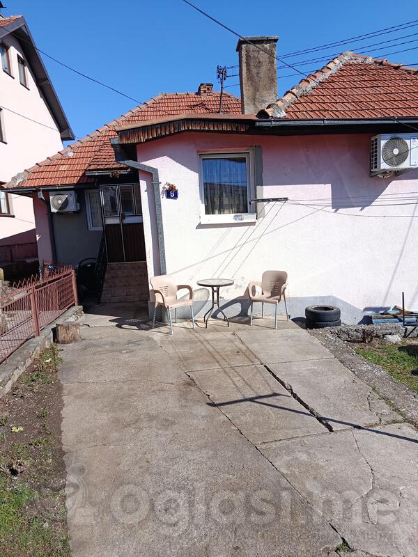 Porodična kuća 46m2 - Pljevlja - > Okolina grada