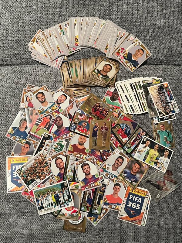 Panini FIFA 365 – lot od oko 700 sličica
