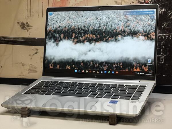 HP - 14.1" Intel i7 32GB GB