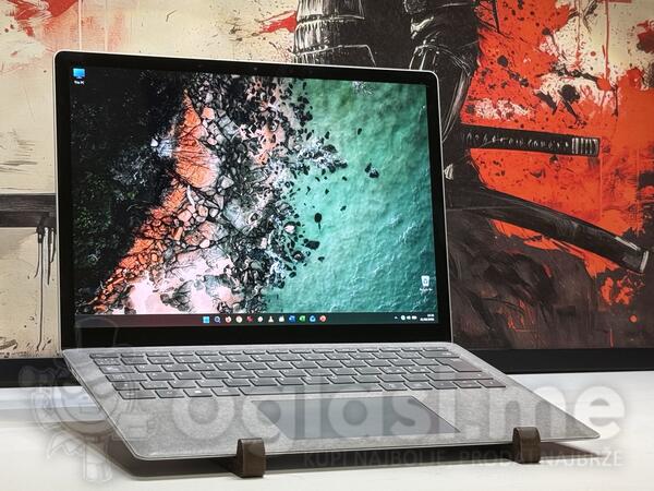 Microsoft - 13.5" AMD i5, Ryzen 5 8GB GB