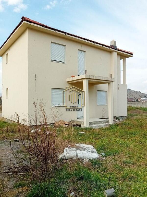 Porodična kuća 120m2 - Podgorica - Dahna