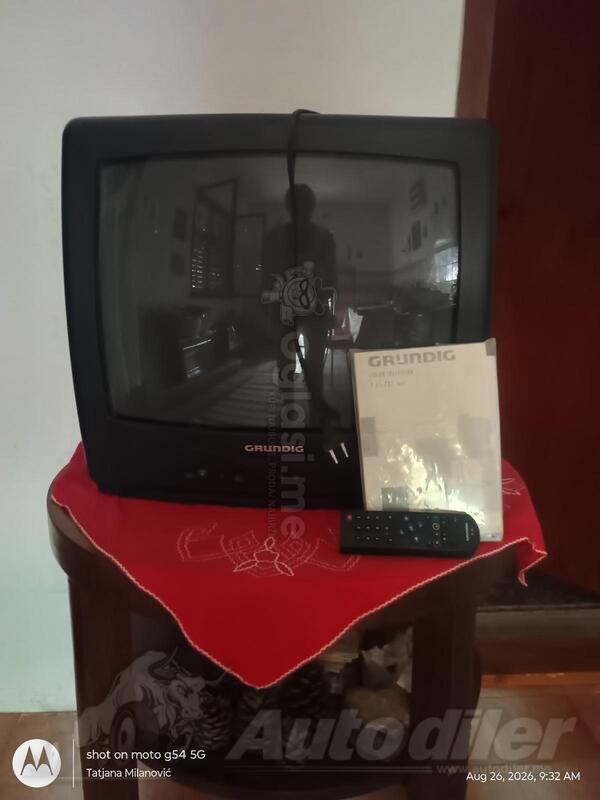 Grundig CRT - Televizor UHD 42"