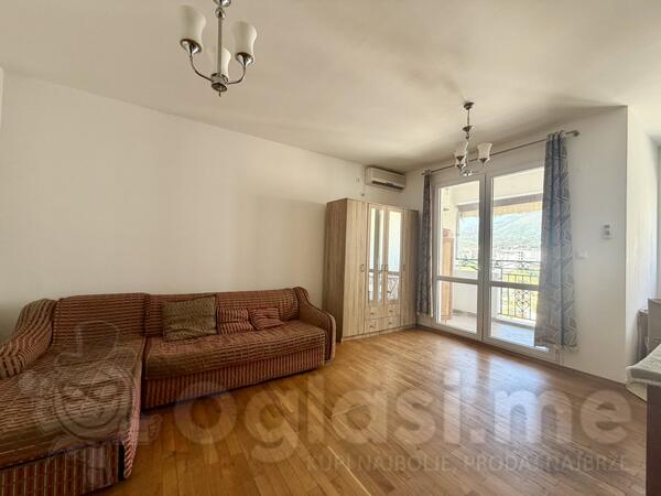 Garsonjera 40m2 - Bar - Centar grada