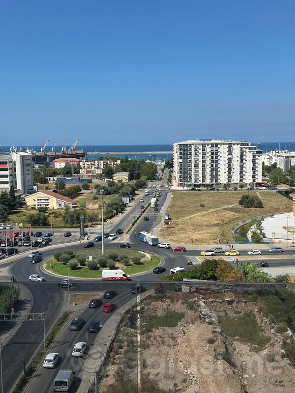 Dvosoban stan 57m2 - Bar - Centar grada