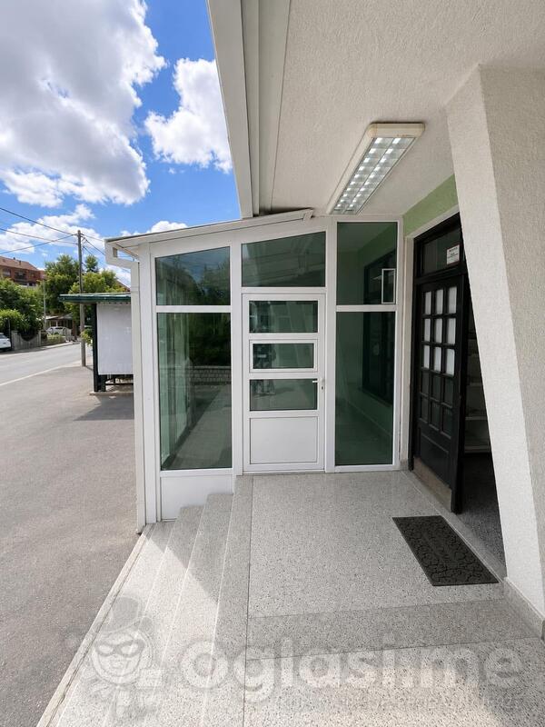 Lokal 180m2 - Cetinje - Centar grada
