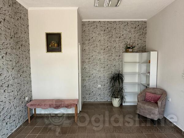 Ordinacija 20m2 - Herceg Novi - Savina