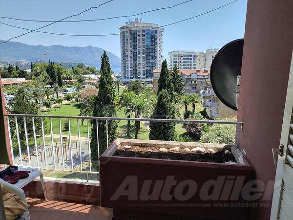 Trosoban stan 68m2 - Budva - Centar grada