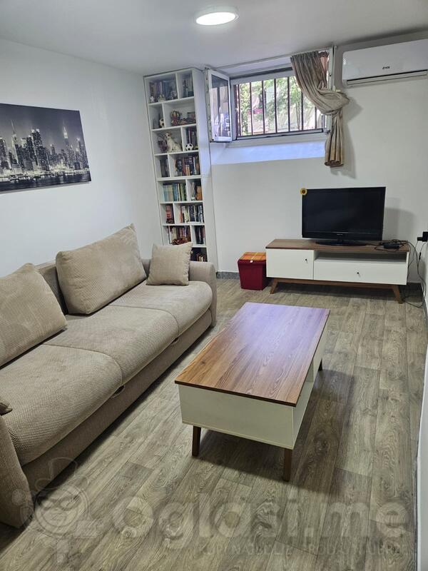 Garsonjera 18m2 - Podgorica - Centar grada