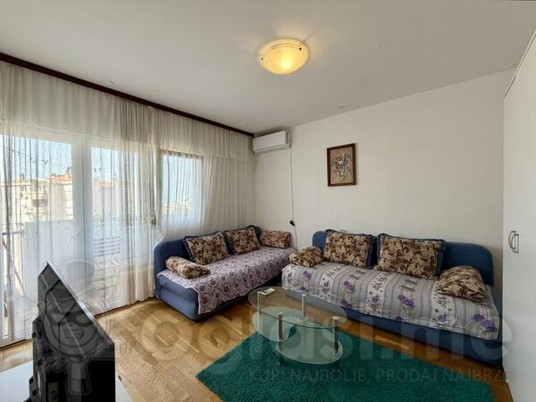 Jednosoban stan 50m2 - Bar - Centar grada