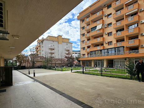Lokal 39m2 - Budva - Rozino