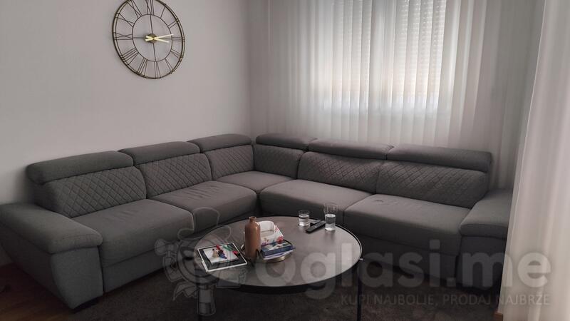 Prodajem garnituru sa foteljom i tabureom