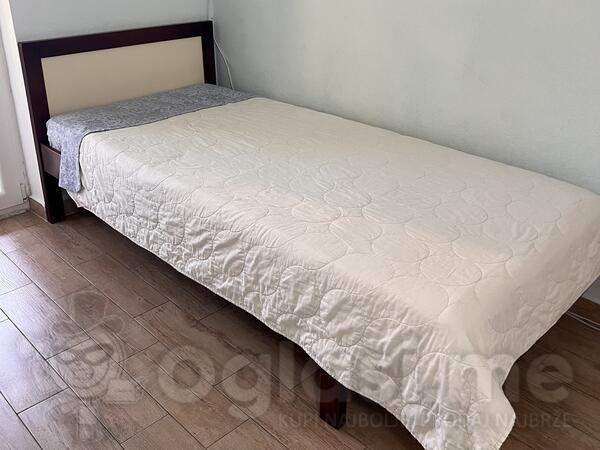 Prodajem dva kreveta samca 200x90 