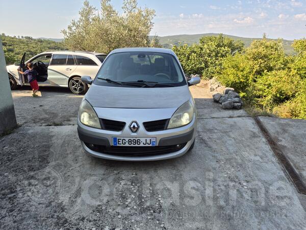 Renault - Grand Scenic - 2.0 dCi
