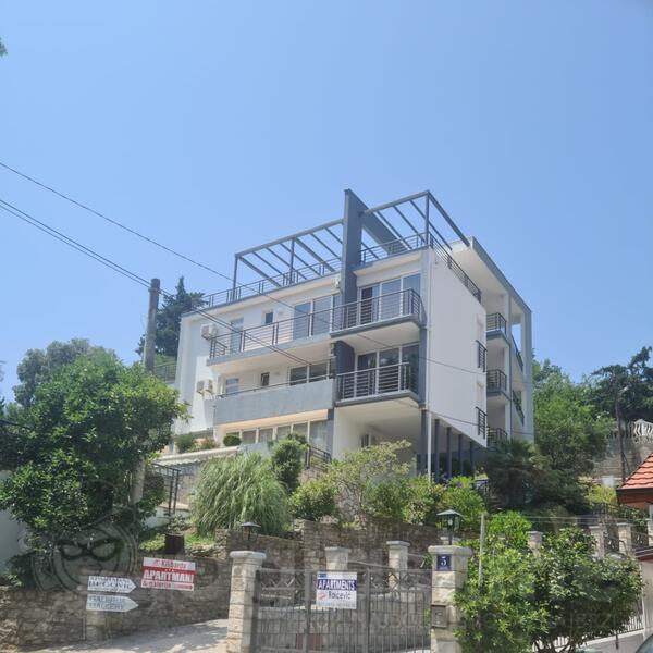 Trosoban stan 140m2 - Herceg Novi - Zelenika Herceg Novi