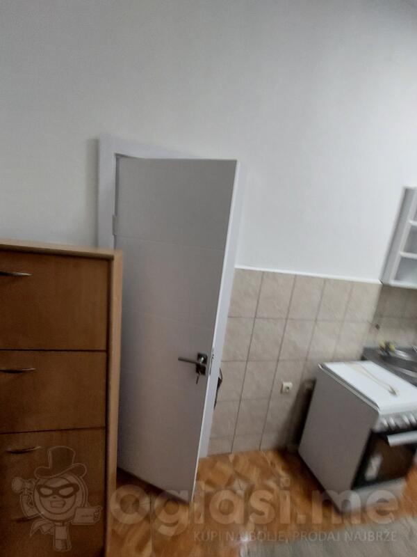 Garsonjera 35m2 - Podgorica - Preko Morače
