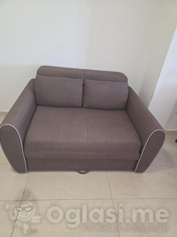 Dvosjed na izvlačenje u jako dobrom stanju