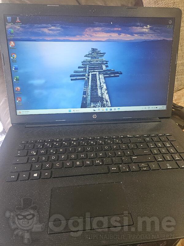 HP 17.3", i3,12GB RAM,128GB SSD+1TB HDD - 17.3" Intel i3 12GB GB