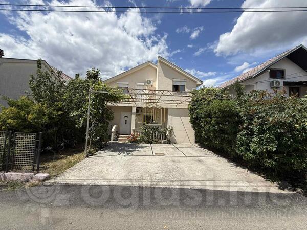 Porodična kuća 125m2 - Podgorica - > Okolina grada