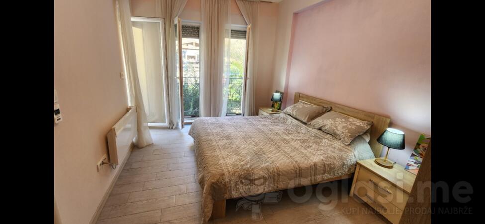 HITNO! Bračni krevet 160×200– 100€