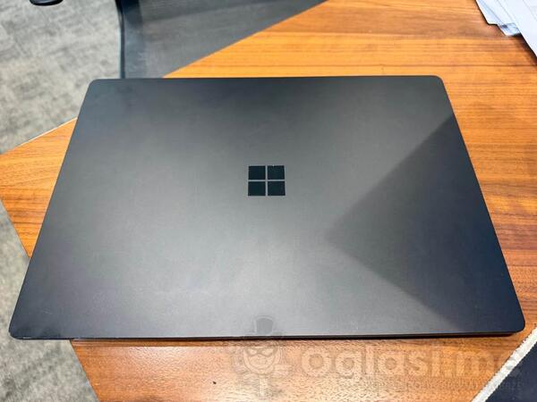 Microsoft  - 15" Intel i7 16GB GB