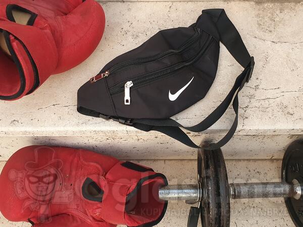 Nike Muska torbica oko struka