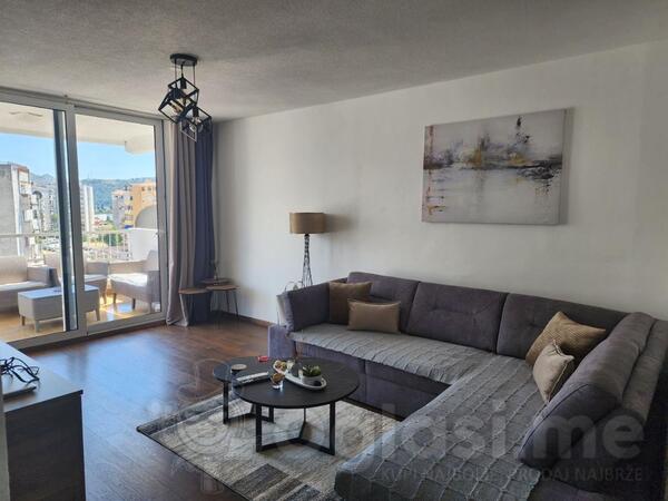 Dvosoban stan 80m2 - Bar - Centar grada