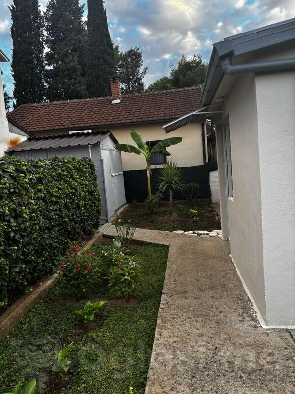 Porodična kuća 38m2 - Podgorica - Pobrežje