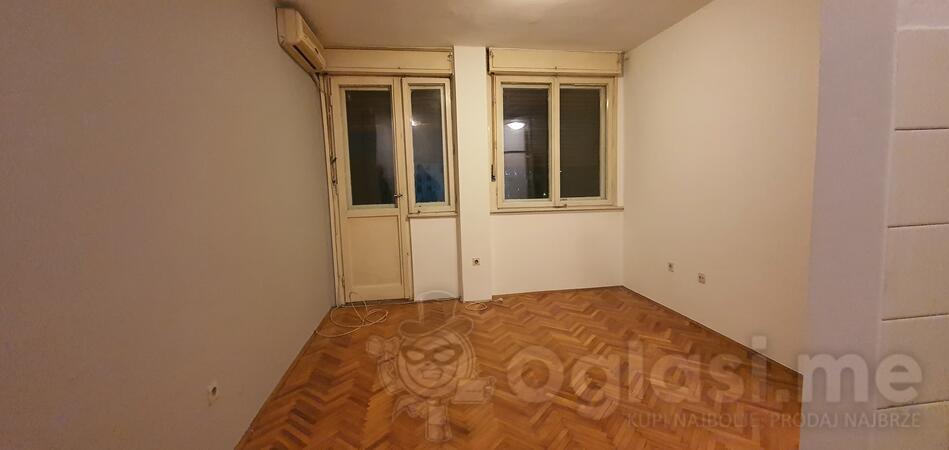 Garsonjera 32m2 - Podgorica - Centar grada
