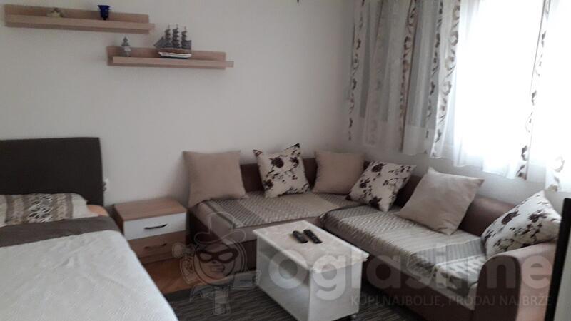 Garsonjera 28m2 - Tivat - Centar grada Preko puta stare Opštine