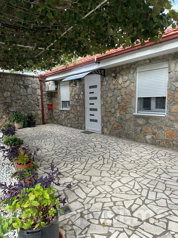 Garsonjera 30m2 - Podgorica - Gorica C