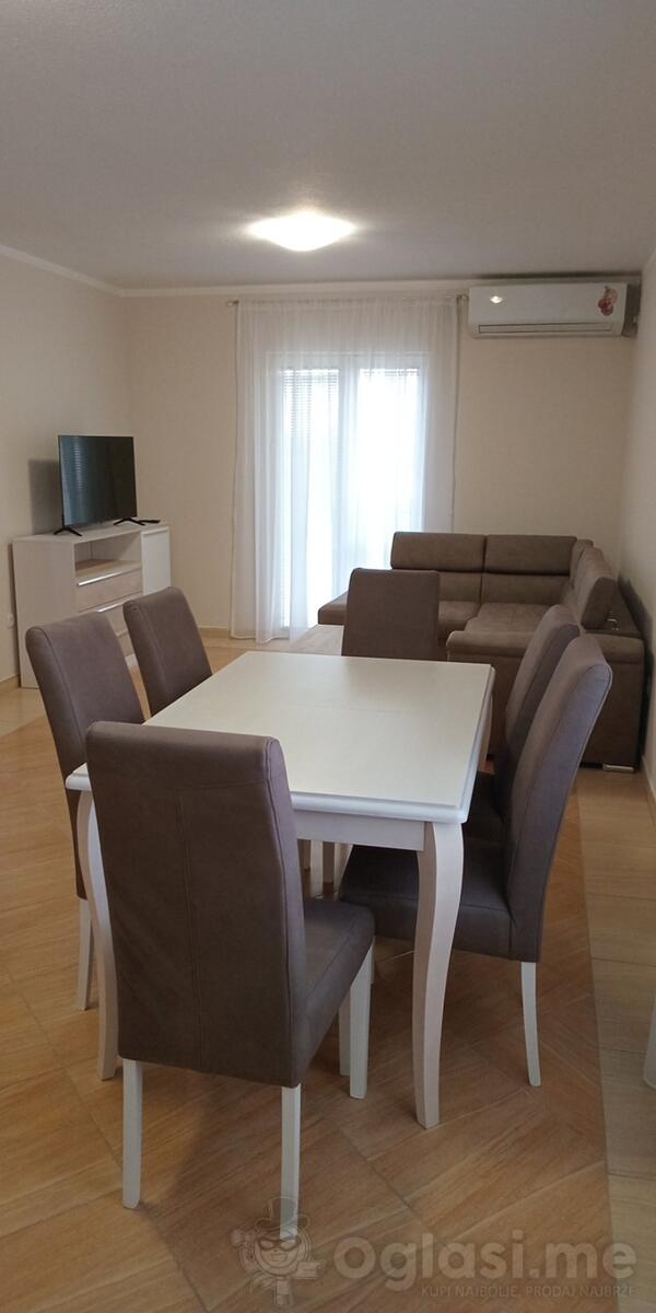 Dvosoban stan 80m2 - Tivat - Đuraševići