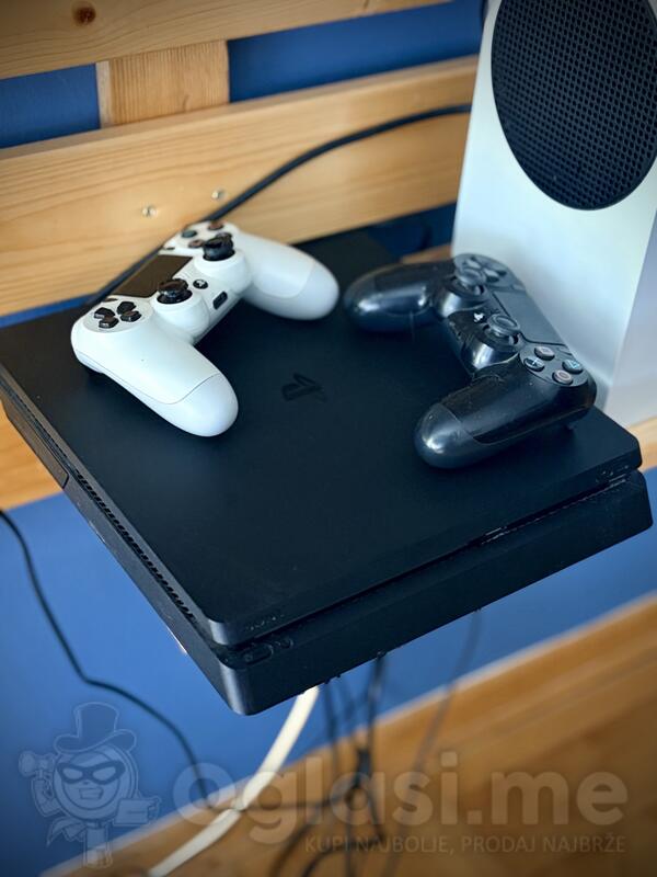 Sony - PlayStation 4