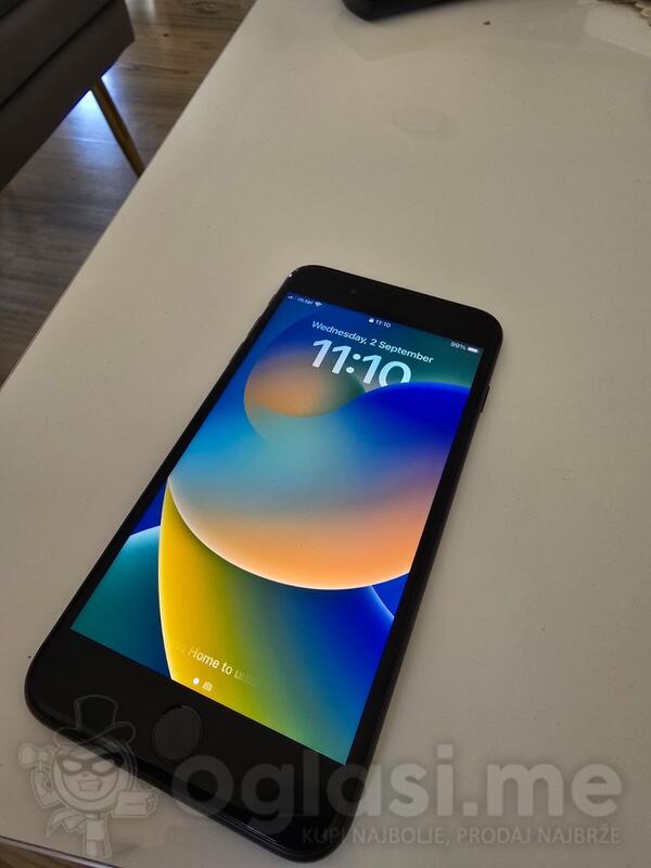 Apple - 8 plus