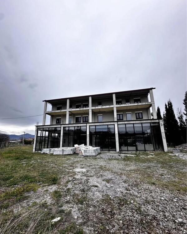Hala 400m2 - Podgorica - Podgorica (uži dio)