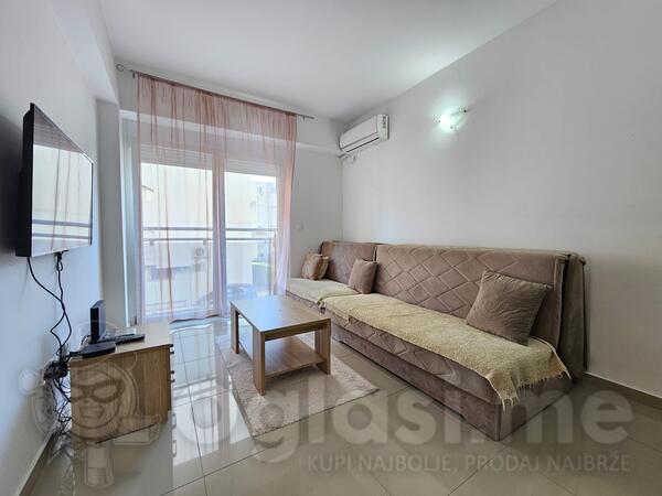 Jednosoban stan 50m2 - Bar - Centar grada