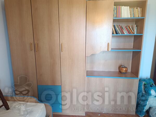 Prodajem ormar sa radnim stolom