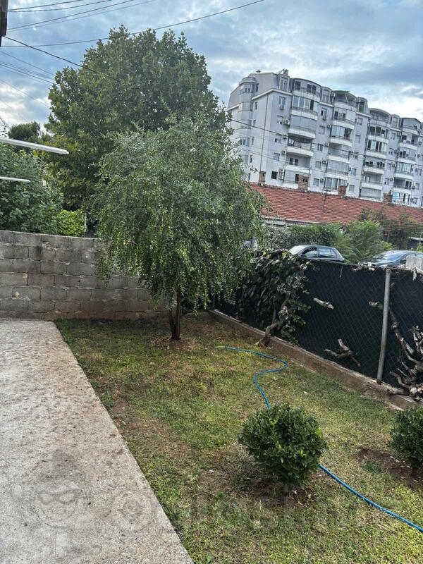 Porodična kuća 40m2 - Podgorica - Pobrežje