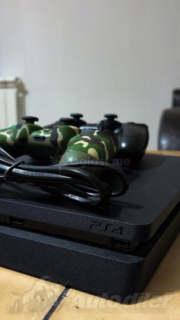 Sony - PlayStation 4