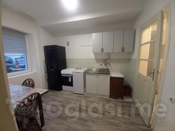 Porodična kuća 25m2 - Zemun - Zemun (uži dio)