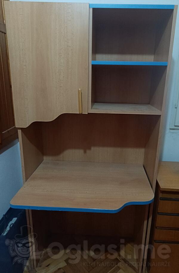 Prodajem radni sto