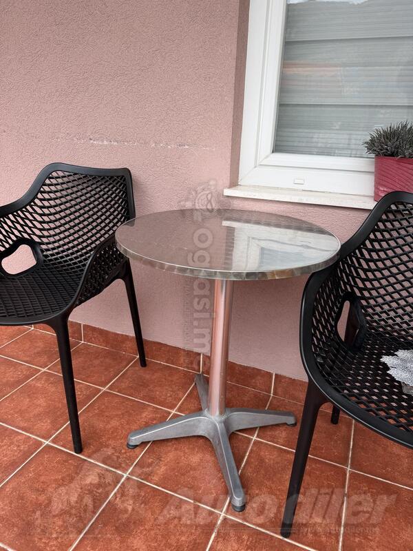 Prodajem 4 stola, Tivat, ocuvano