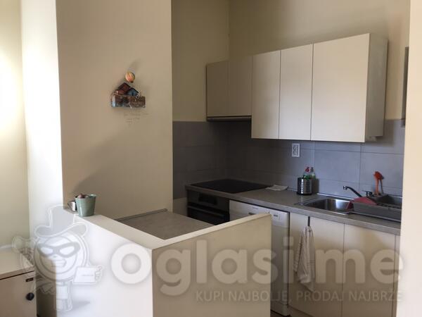 Trosoban stan 86m2 - Herceg Novi - Zelenika